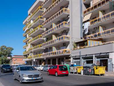 ...l�industria barese venne quindi chiusa per essere poi demolita definitivamente tra il 1971 e il 1972. Al suo posto fu costruito un vasto complesso residenziale che sorge ancora l�